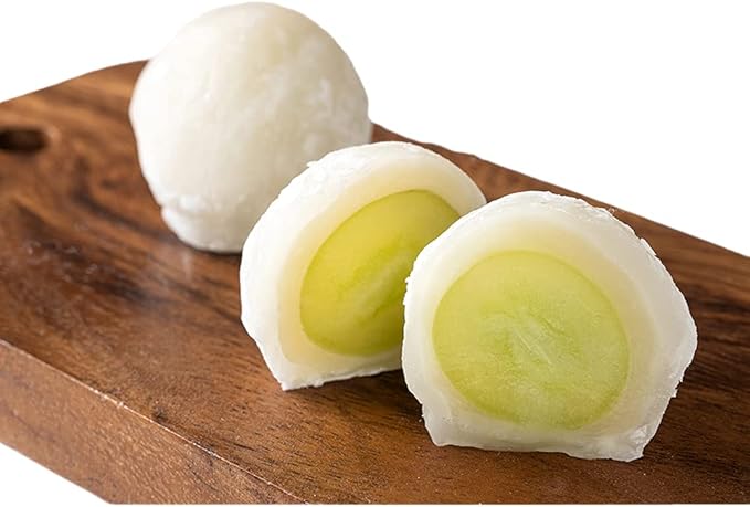 Amazon 新杵堂 まるごとシャインマスカット大福 8個 フルーツ大福 餅 こしあん まるごとマスカットを一粒 父の日 ギフト プレゼント 新杵堂 大福 通販