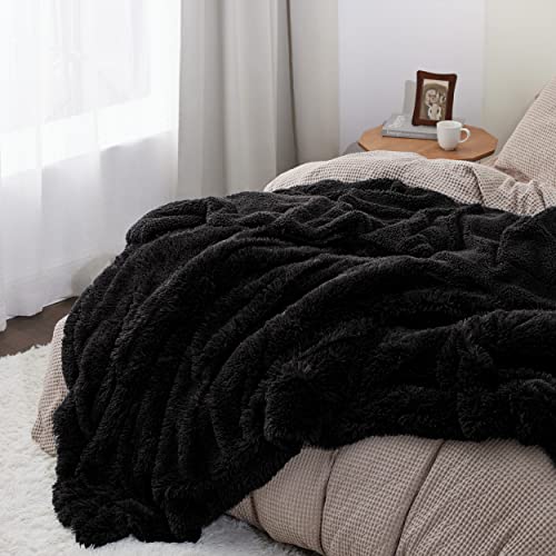Bedsure Faux Fur Blankets Queen Size Black Fuzzy, Fluffy, and Shaggy Faux Fur, Soft and Thick