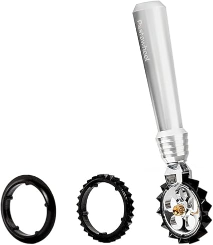 Amazon Marcato Design アトラス パスタペストリー生地カッター クリンパー 3つの交換可能なホイール イタリア製 シルバー Marcato Design パスタマシン