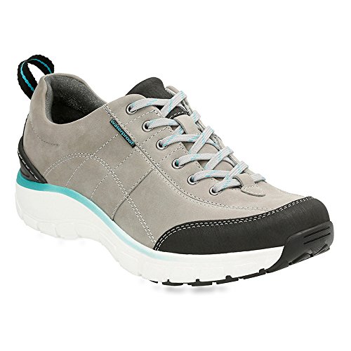 clarks wave trek black