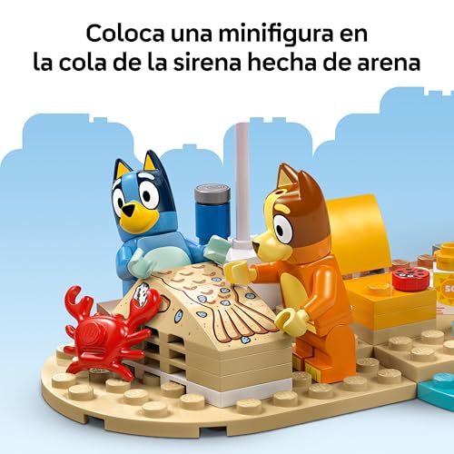 Bluey Excursión Familiar a la Playa de Bluey - 3 Minifiguras Inc. Bingo y Chilli - 2 Tablas de Surf, Castillo de Arena y Coche Construíble de Juguete - Regalo para Niñas y Niños de 4+ Años 11202
