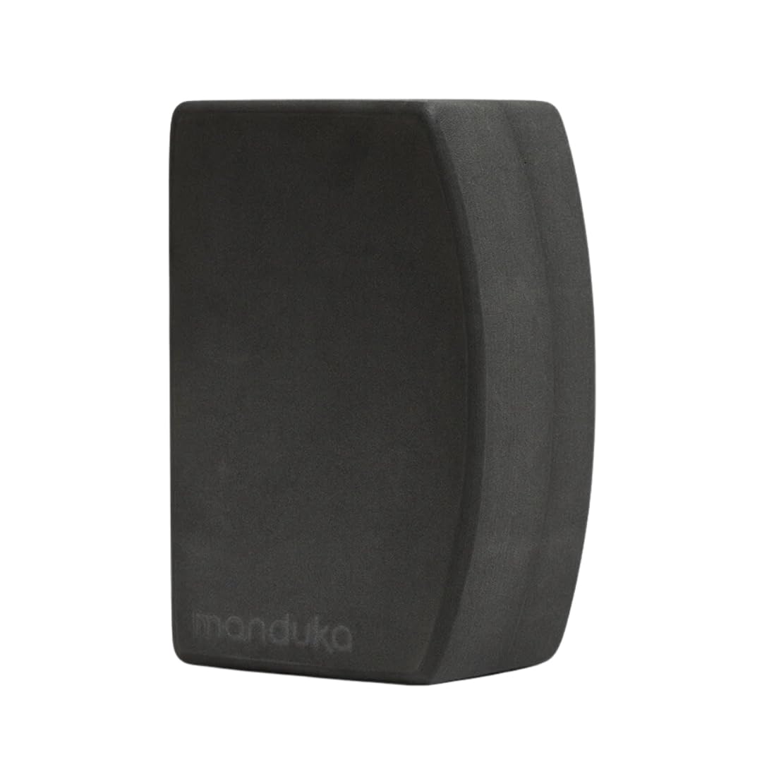 Manduka unBLOK Foam Yoga Block - High Density EVA Foam Yoga Brick – 100 % Recyclable Material Pilates Block - Ergonomic Support for Stability, Comfort and Balance in Any Yoga Pose, Thunder(Grey)