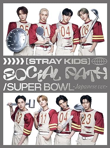 STRAY KIDS - Social Path (feat. Lisa) / Super Bowl - Japanese Ver