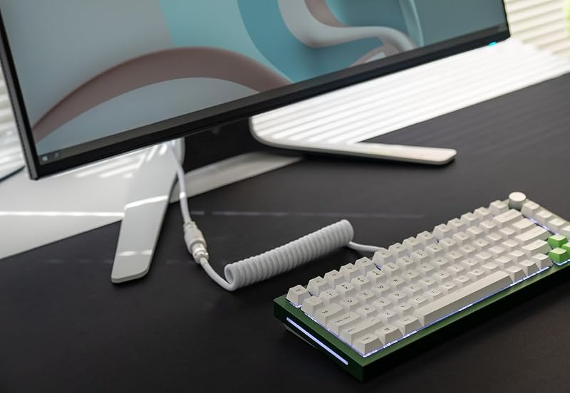 Premium Coiled Keyboard Cable, USB-C auf USB-A in Ghost Weiß