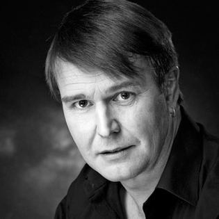 Digital Photography In Available Light Essential Skills - 