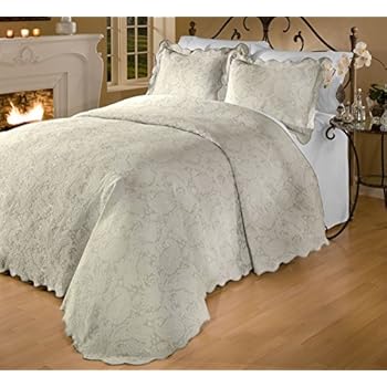 Amazon.com: Roycroft Prada Portuguese Matelasse Bedspread