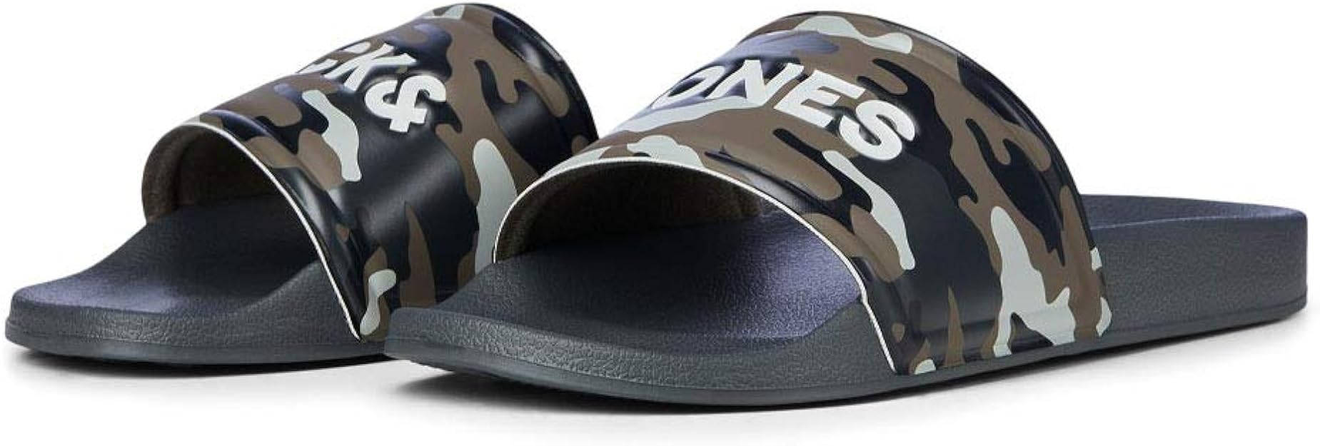Can we talk about our lack of options when it comes to sandals? It sucks. : r/malefashionadvice