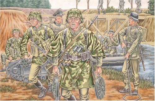 Revell Germany German Engineers WWII Kit (1/72 Scale)