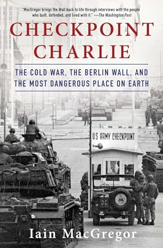 Amazon.com: The Berlin Wall: A World Divided, 1961-1989