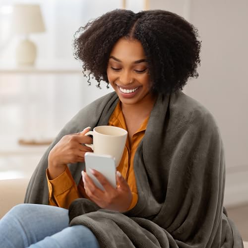 Utopia Bedding Fleece Blanket Lightweight Blanket for Bed, Sofa or Armchair Suitable for All Seasons [259x228cm, Brown]