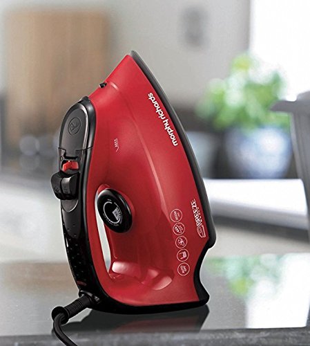 Morphy Richards 220v iron 2600 watts with steam & Auto Shut off 220 - 240 volts 50 / 60 hz Bundle With Dynastar Plug Adapters (NOT FOR USA)