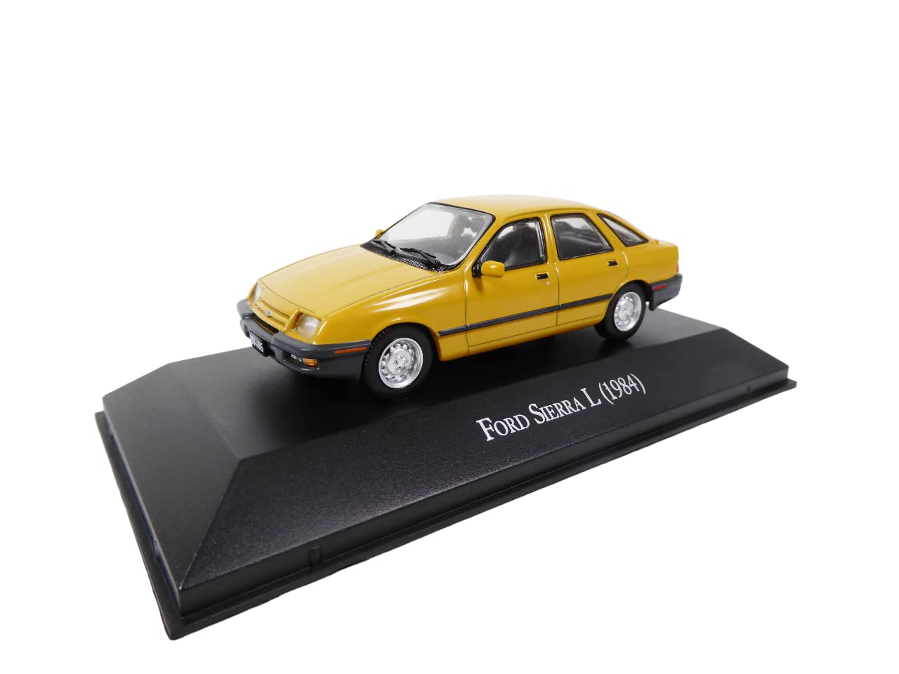 OPO 10 - Miniature car 1/43 Ford Sierra L - 1984 - AQV28