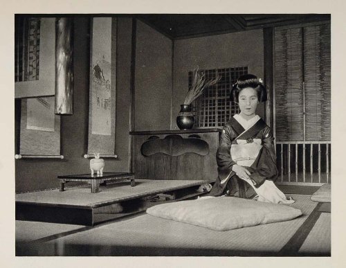 1930 Japanese Woman Kimono House Tatami Mats Room Japan - Original Photogravure
