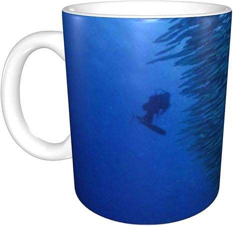 Amazon Co Jp マグカップ さかな くじら 牛乳 コーヒーカップ ビッグマグ 330cc 白 無地 電子レンジ温め 食洗機対応 陶器 おしゃれコップ おもしろ かわいい 人気 景品 マグ 贈答品 男性 女性 ホーム キッチン