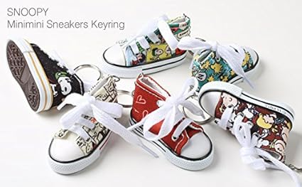 Amazon Co Jp Peanuts ピーナッツ スニーカー キーリング スヌーピー ビンテージ コミック キーホルダー おもちゃ