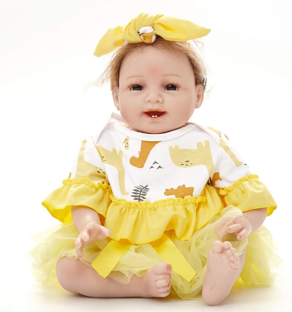 Prezzo Jingya 22 Pollici realistici Reborn Baby Dolls, Che Indossa Un Giallo Principessa Dress Dormire Companion Giocattolo con Carino Smiley e Denti realistici Offerte