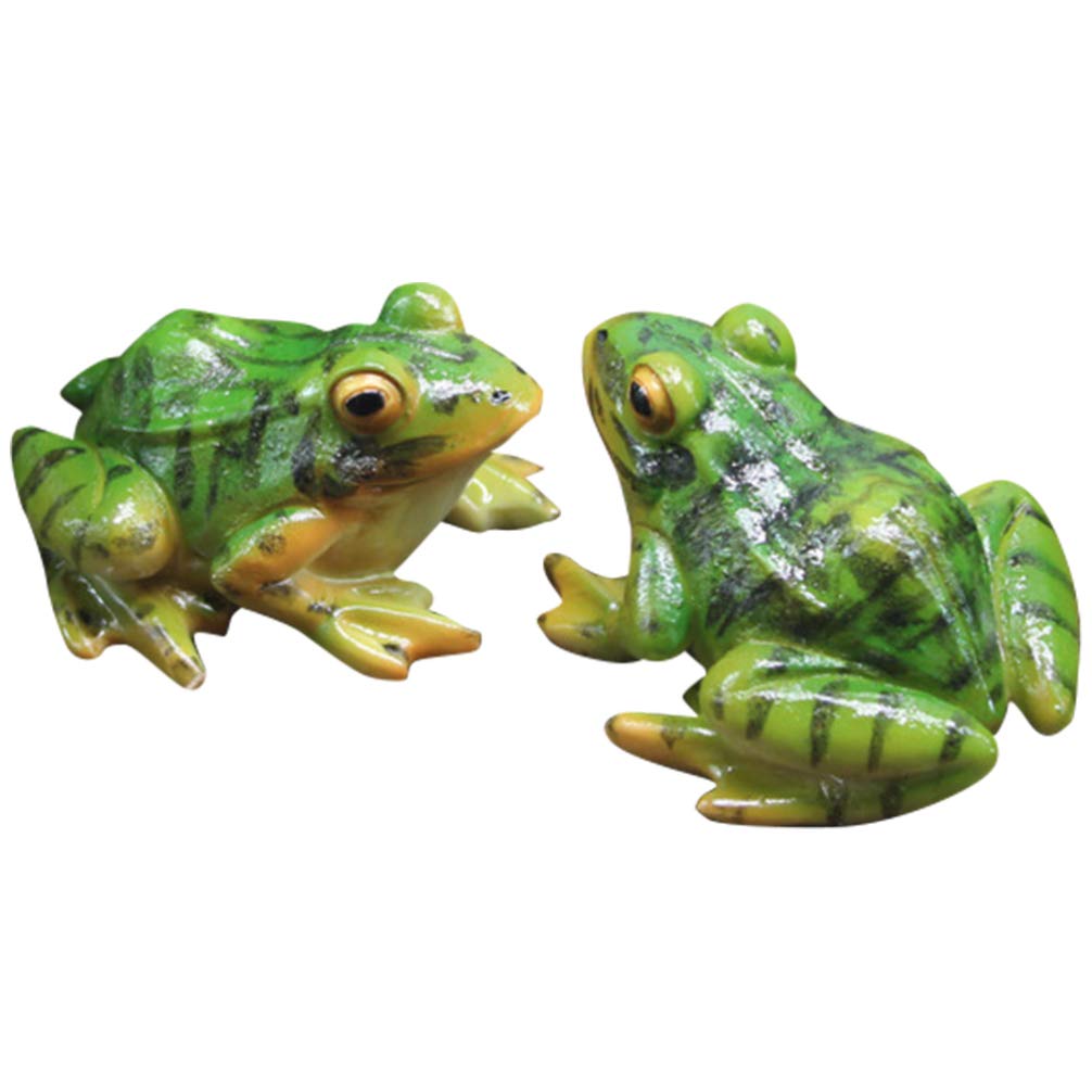 Sewroro 2pcs Mini Frog Statues Miniature Resin Frogs Small Figurine Animal Sculpture Artificial Statue for Garden Yard Micro Fairy Garden Ornament