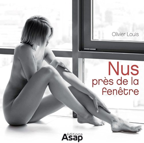 Download Nus près de la fenêtre PDF