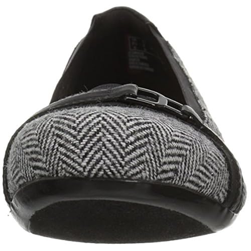 clarks women's kinzie light loafer flat