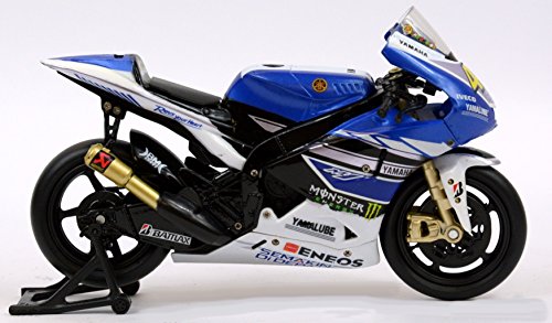 New Ray 57583 "Yamaha Factory Racing Team - Valentino Rossi No. 46" Model Motocross