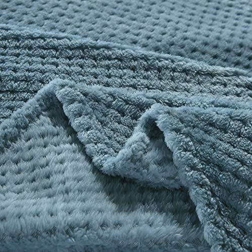Exclusivo Mezcla Waffle Textured Soft Fleece Blanket, Queen Size Bed