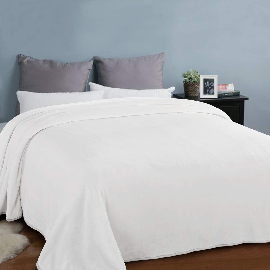 Soft Throw Blanket All Season Winter Warm Microplush Lightweight Thermal Fleece Blankets for Couch Bed Sofa,50x61 Inches,White: Kitchen & Dining