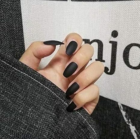 Amazon Co Jp 24個の黒い偽のネイル 純粋な黒いマットな長い偽のネイル 男性 女性 女の子のためのデザインのネイルアクリルネイルチップを押す ビューティー