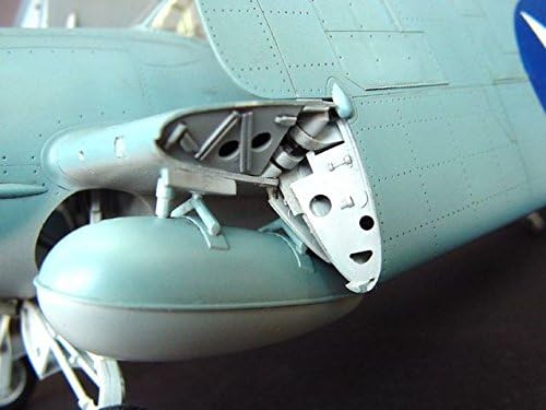 Trumpeter 1: 32 - Grumman F4F-4 Wildcat, Various