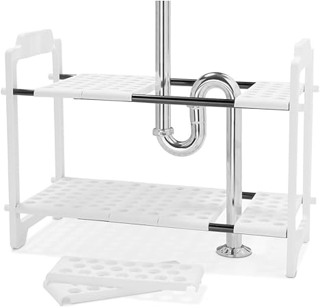 estantes debajo del fregadero