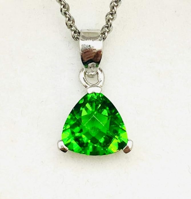 P71010 Classic Mt St Helens Green Helenite May Birthstone