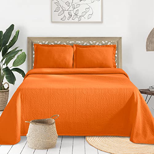 Superior Cotton Fleur De Lis Bedspread Set, Warm Blankets, All-Season Bedding, Bedroom Decor, Decorative Boho Medallion Coverlet, Includes 1 Bedspread, 2 Pillow Shams, Full, Mandarin
