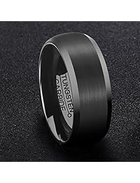 Anillos de tungsteno para hombre. Anillo de casamiento negro de 8 mm con cepillado mate centrado, calce cómodo