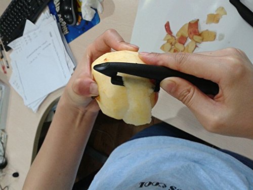 Best Vegetable Peeler: Ceramic Vegetable Peeler by Cestari Kitchen - Pro Peeler with Razor Sharp Ceramic Blade, Ergonomic Handle - Black