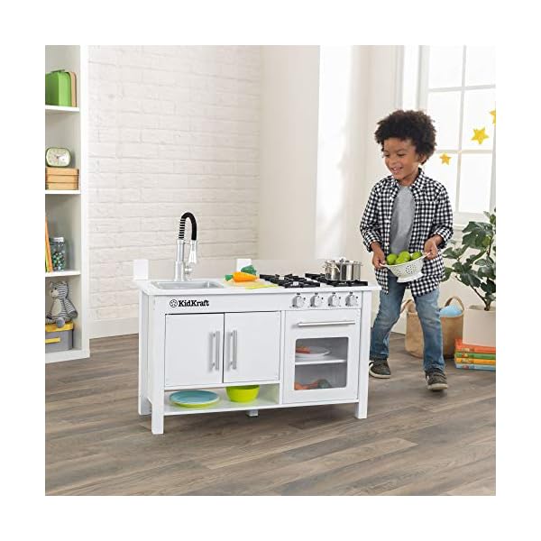 KidKraft Little Cook's Kinderküche aus Holz mit Zubehör, Spielküche mit Gasherd, kleinem Schneidebrett und Spüle mit ausziehbarem Wasserhahn, Spielzeug für Kinder ab 3 Jahre, 53407 – Bild 3