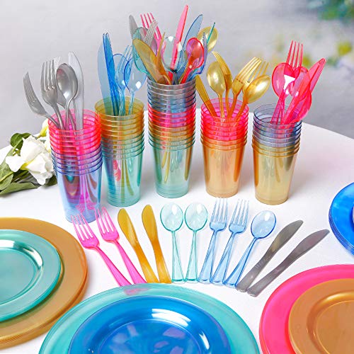 WDF 25 Guest Green Plastic Plates with Disposable Plastic Silverware