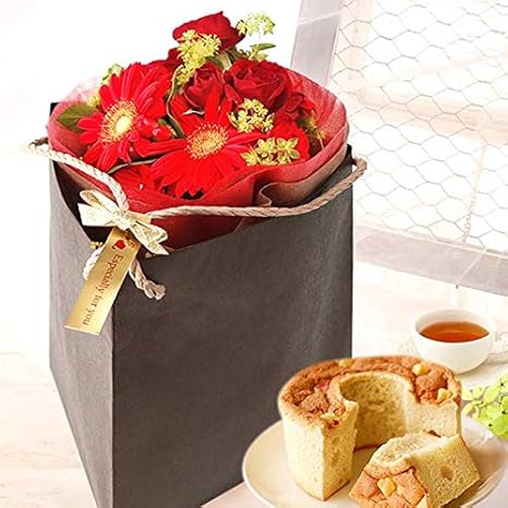 Amazon 誕生日 プレゼント 女性 誕生日プレゼント 花とスイーツ 花 アレンジメント お菓子 生花 指定日配達 お祝い 結婚記念日 トライバックタイプ スイーツ付き 赤色 切り花 オンライン通販