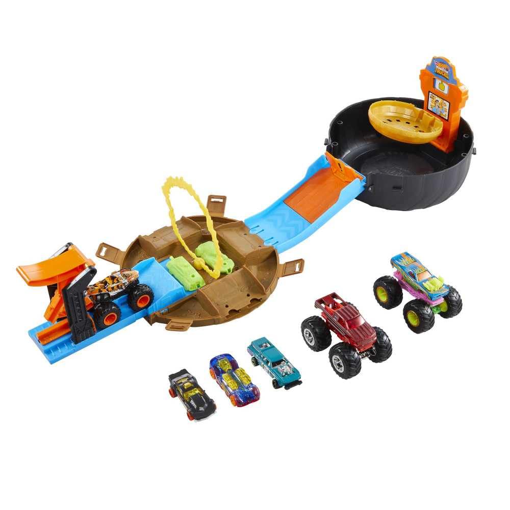 Hot Wheels Monster Trucks Stunt Tire Playset, Includes 3 Hot Wheels Monster Trucks & 3 1:64 Scale Vehicles, Gift for Kids 4 to 8 Years Old (Amazon Exclusive)
