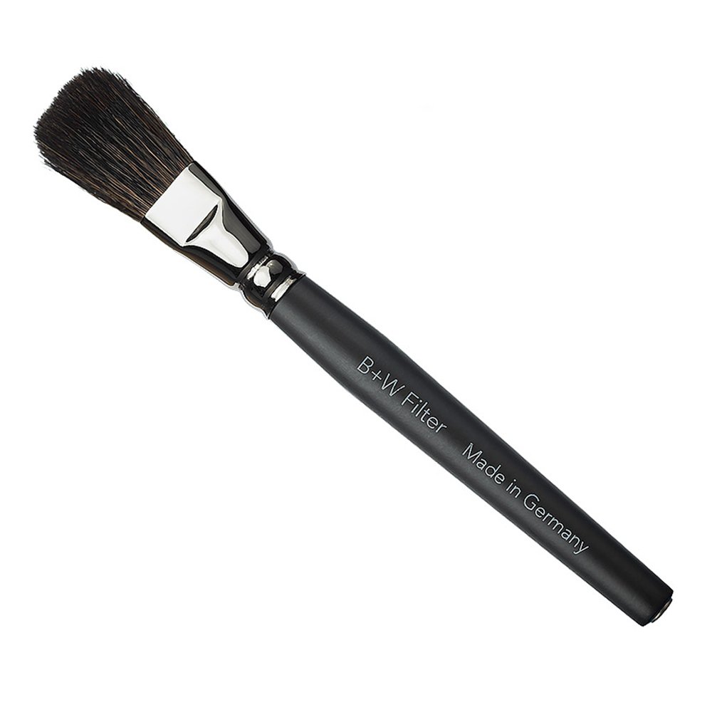 B + W 1085778 – Brush with Magnet, Black