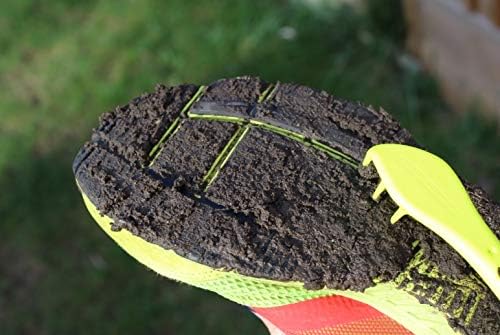 Bootclaw - the pocket mud scraper that can also tighten studs! Ideal for for football/rugby boots, golf shoes, trainers and walking boots.