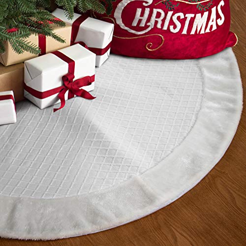 GMOEGEFT 48 Inches Christmas Tree Skirt, Snowy White Textured Mat with Faux Fur Edge, Xmas Tree Holiday Decoration
