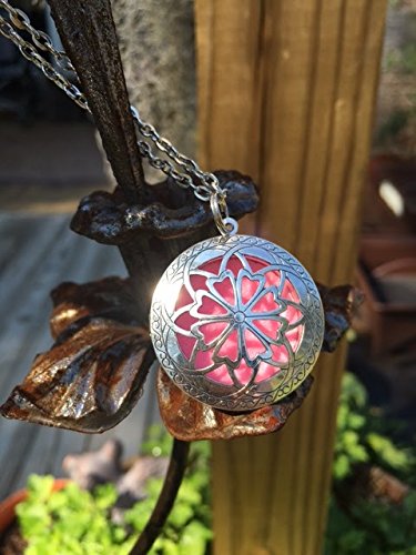 Diffuser Necklace Essential Oils pendant with 24" chain Aromatherapy and 5 washable pads, aroma aromatherapy Antique Silver round locket 1.25"