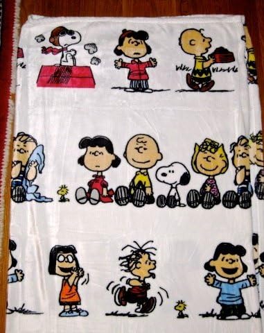Peanuts Characters velvetsoft Blanket 