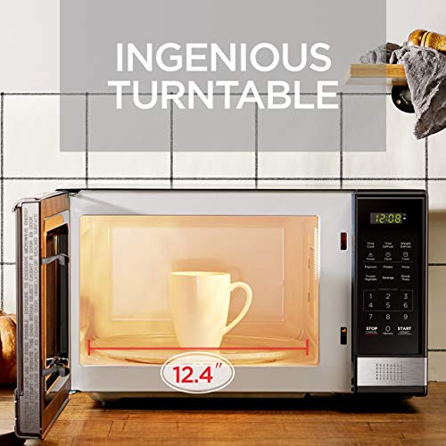 BLACK+DECKER EM031MB11 Digital Microwave Oven with Turntable Push