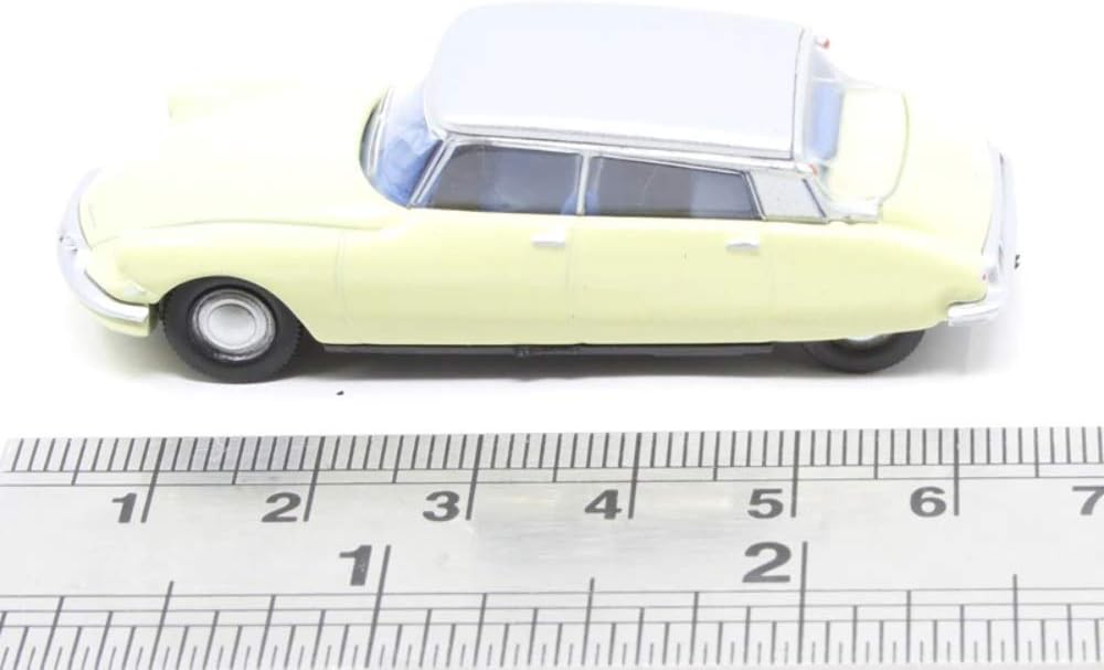 Oxford Diecast 1:76 Citroen DS19 Jonquil Yellow/Silver Collectable model 76CDS006, Medium - Image 5