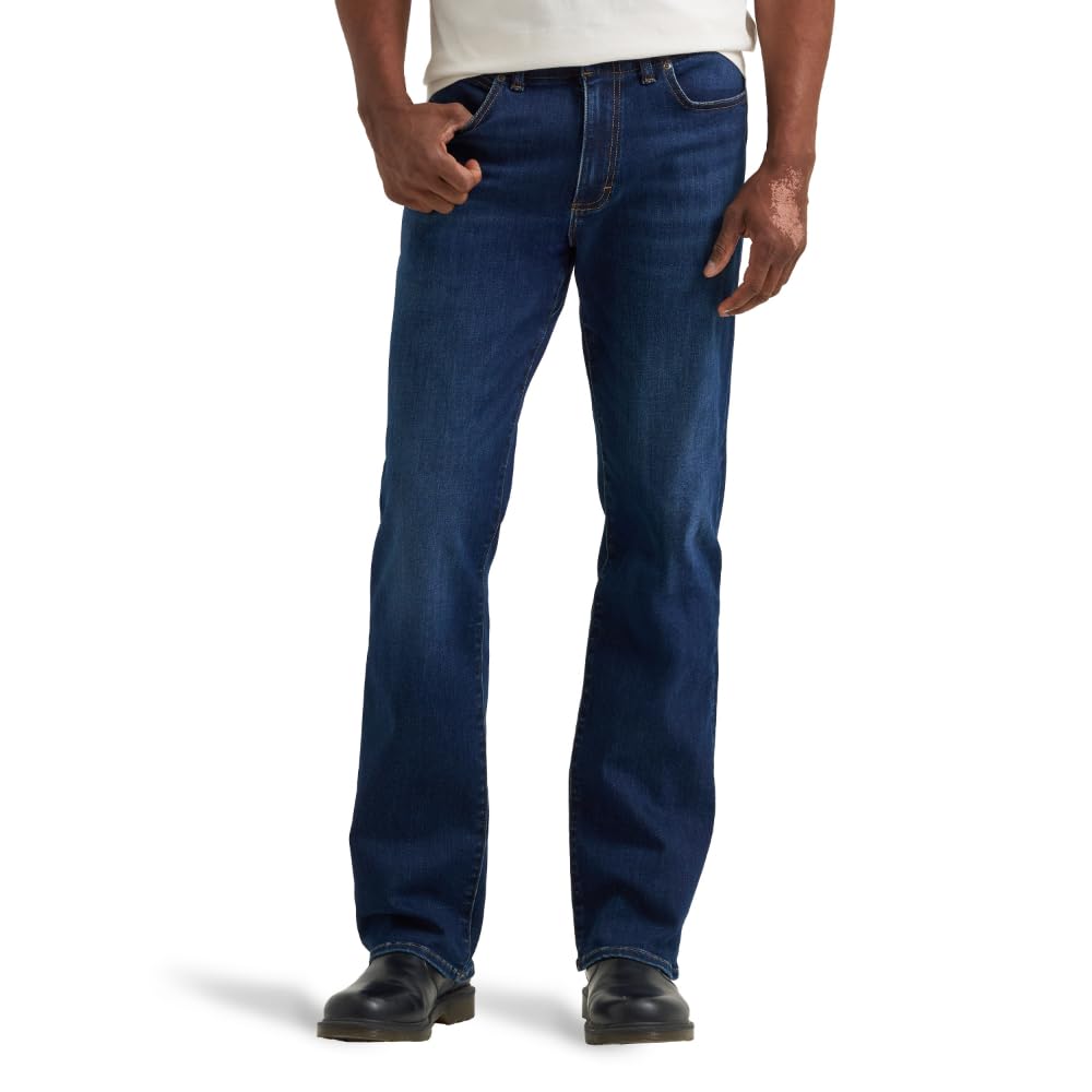 Lee Men's Extreme Motion Regular Boot Jean, Novel, 33W x 32L Image