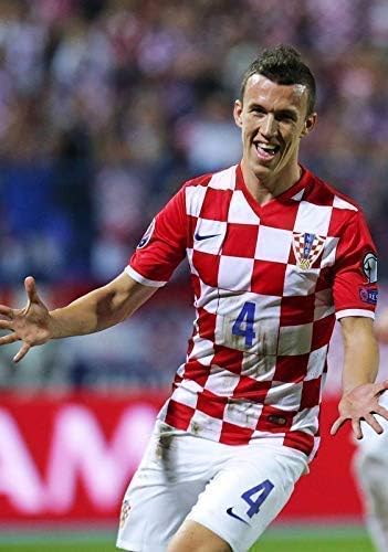 Ivan Perisic Croatia National Team Action Photo Europe Football Poster 10835 A3 A4 A5 Amazon Co Uk Kitchen Home