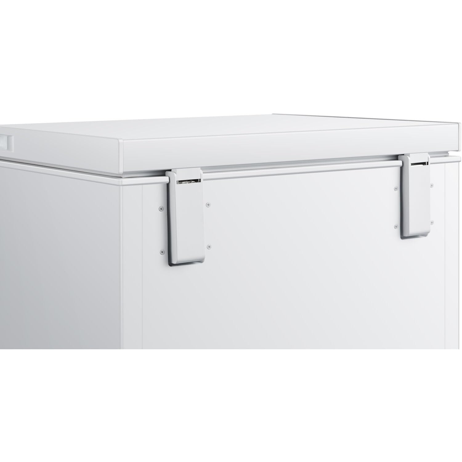 Arctic Wind 2AWWCF70A 7-cu. ft. Compact Chest Freezer, Additional Frozen Storage for Bulk Food, Meat, Ice Cream, for Use in Garage, Office, Mini Bar in White, 7 CF