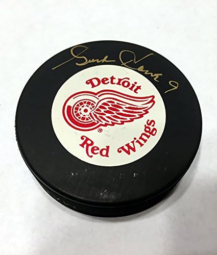 gordie howe signed puck
