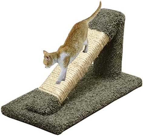 Cat Scratching Post Green Inclined Wood Cat Scratcher Sisal Rope &amp; Carpet Pole
