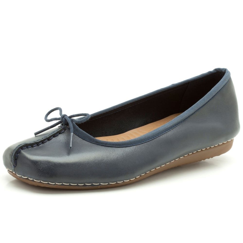 Clarks Freckle Ice Womens Navy Leather, 8